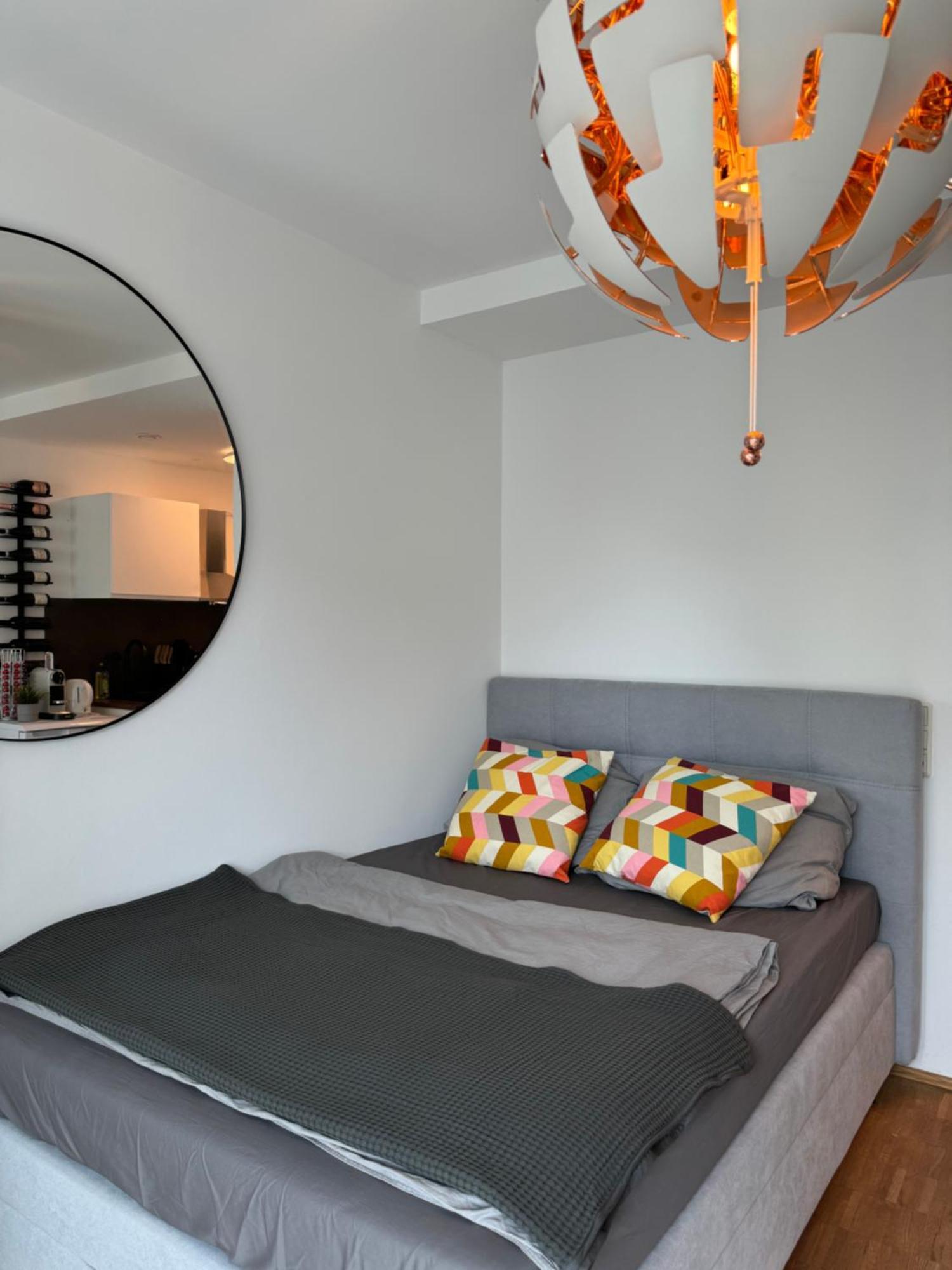 Moderne Ferienwohnung Mit Terrasse 维尔茨堡 外观 照片