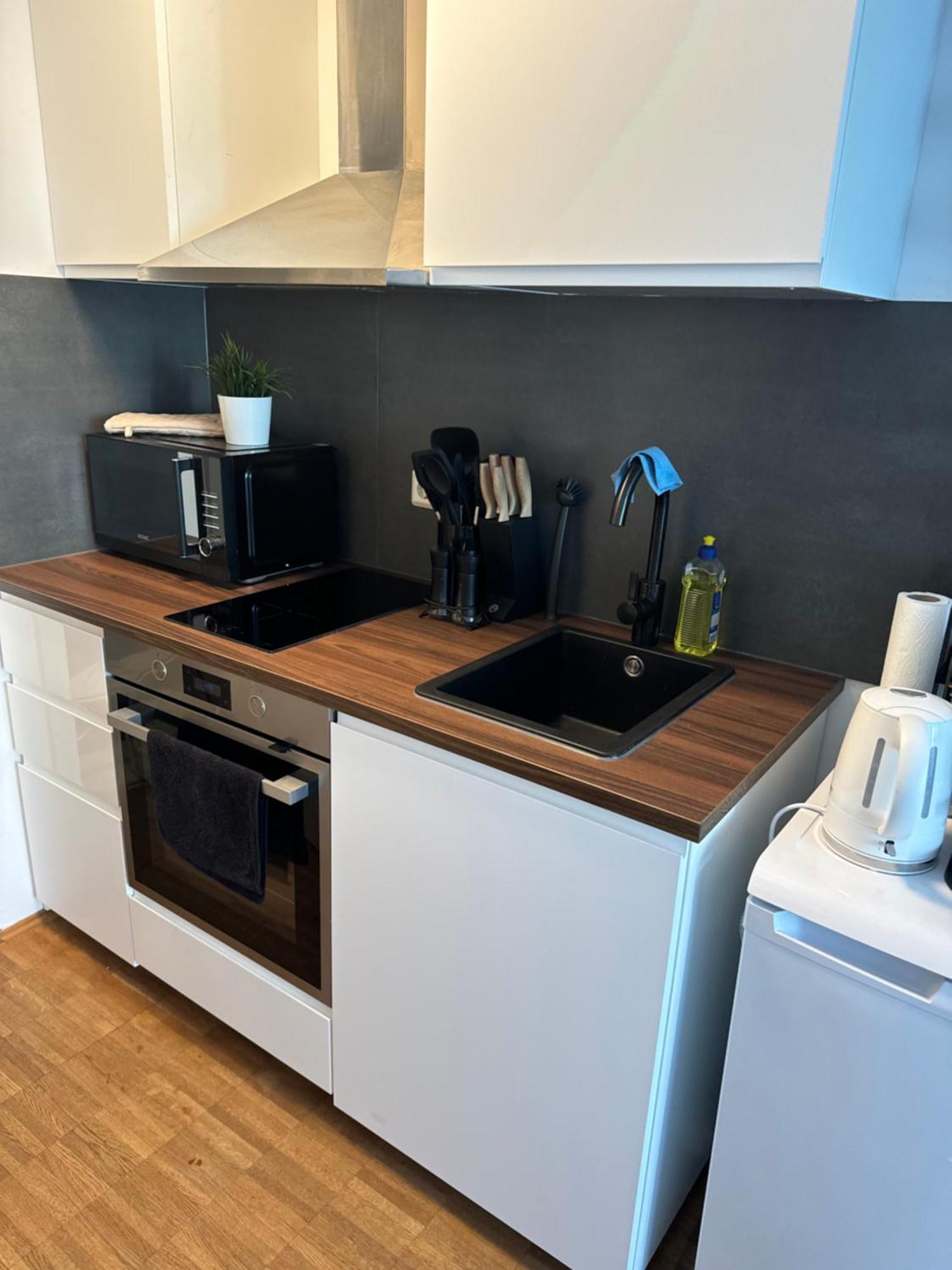 Moderne Ferienwohnung Mit Terrasse 维尔茨堡 外观 照片